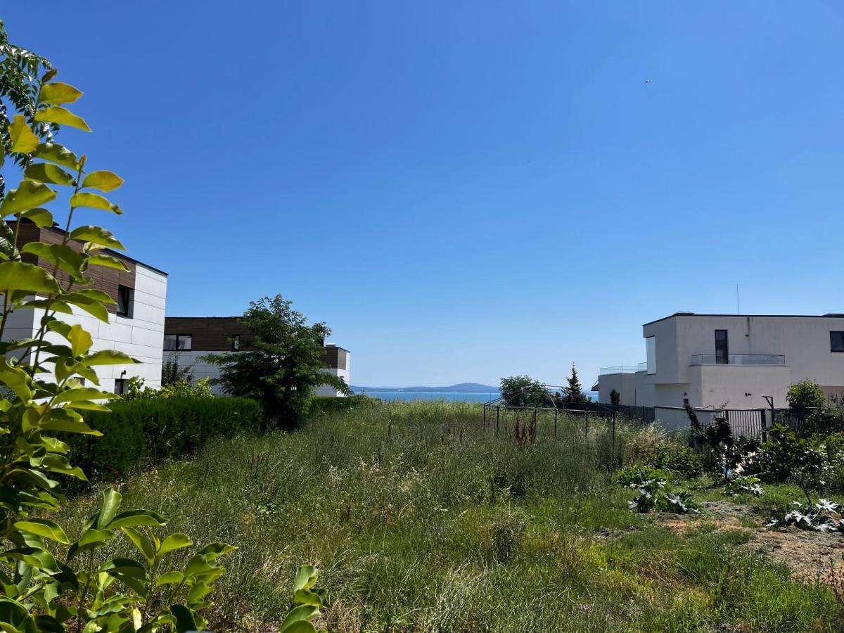 Las Brisas Garden Apartment Burgas Bagian luar foto
