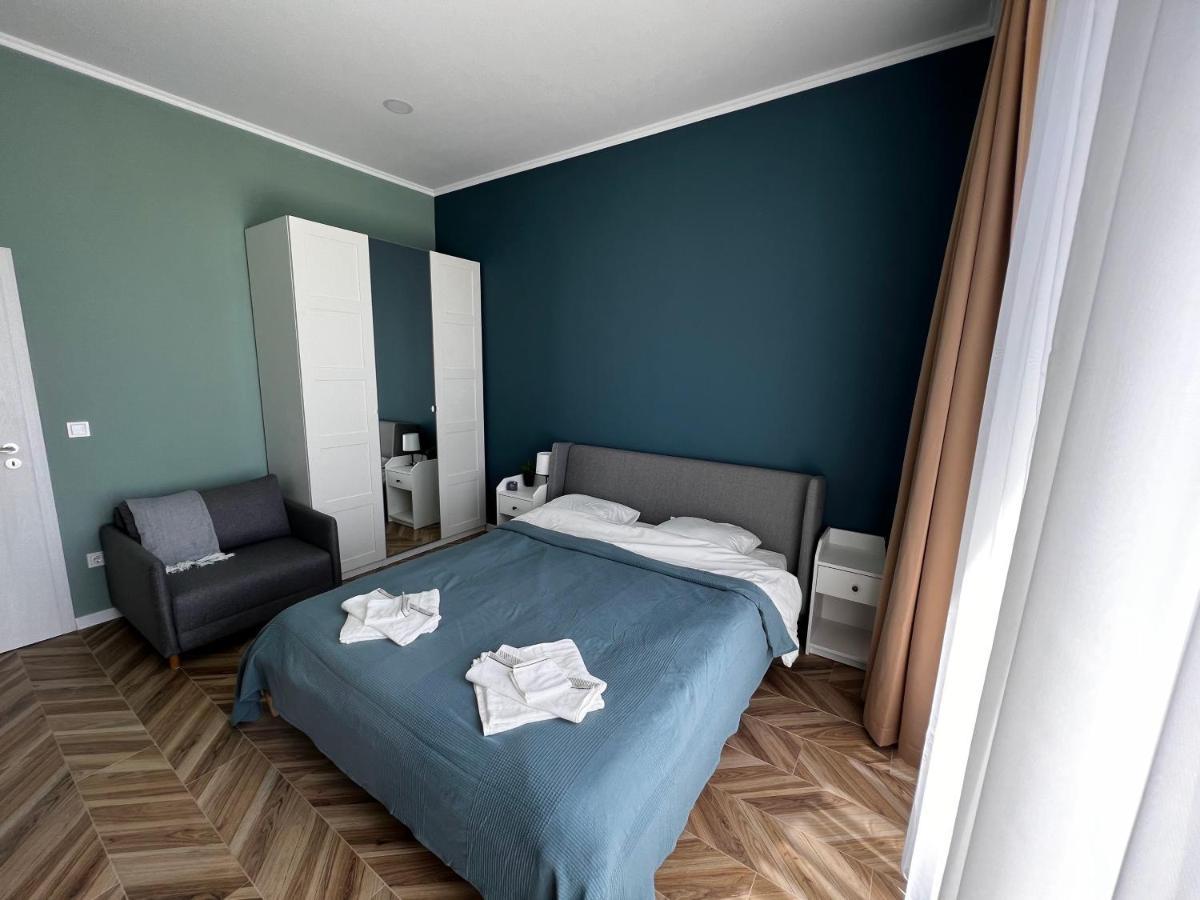 Las Brisas Garden Apartment Burgas Bagian luar foto