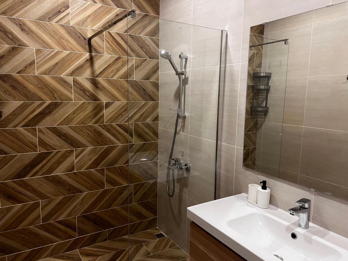 Las Brisas Garden Apartment Burgas Bagian luar foto