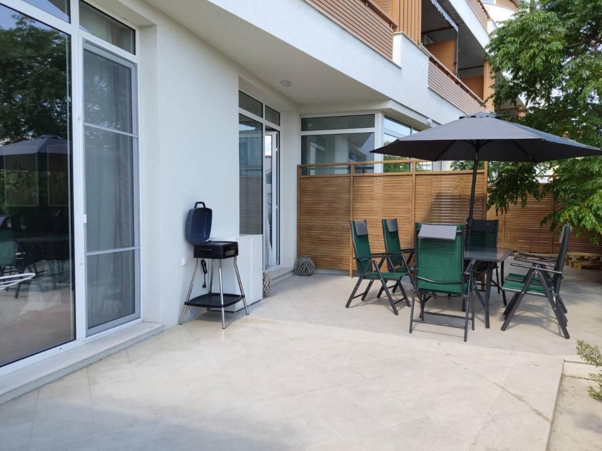 Las Brisas Garden Apartment Burgas Bagian luar foto